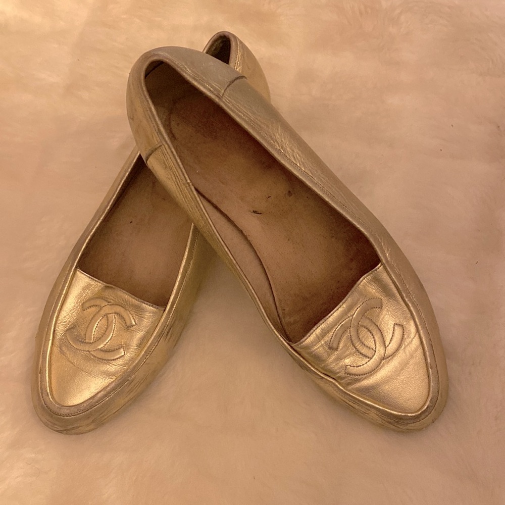Chanel  Authentic flat size 7 1/2 unique ,some imperfections please check all 📷